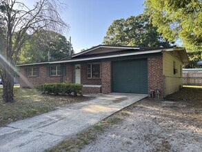 7525 Sharbeth Dr S in Jacksonville, FL - Building Photo - Building Photo