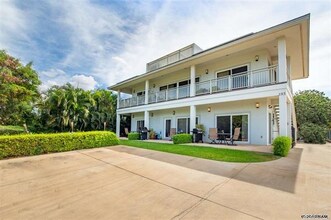 265 Kenolio Rd in Kihei, HI - Building Photo - Building Photo