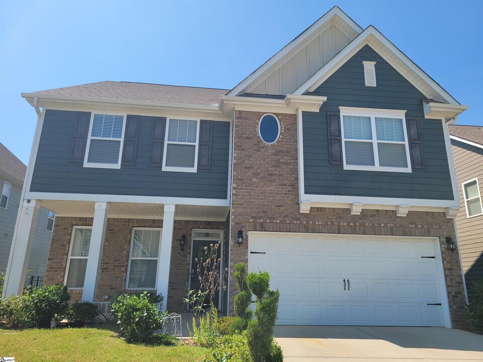105 Silver Fls Dr in Simpsonville, SC - Building Photo