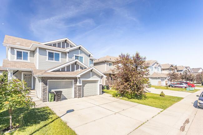 556 175A St SW in Edmonton, AB - Building Photo - Primary Photo