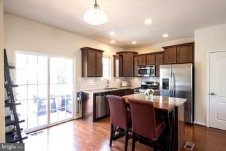 630 Warblers Perch Wy in Glen Burnie, MD - Building Photo - Building Photo