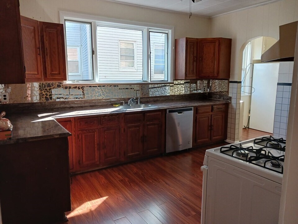 152 Glen St in Somerville, MA - Foto de edificio