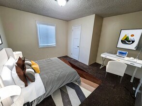 1325 Turquoise Ave in Mentone, CA - Building Photo - Building Photo