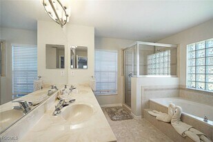 5007 SW 27th Ave in Cape Coral, FL - Building Photo