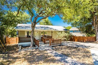 1326 Delano St in Austin, TX - Building Photo - Building Photo