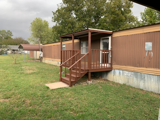 2025 Cherokee St in Delaware, OK - Foto de edificio - Building Photo