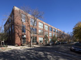 2650 W Belden Ave in Chicago, IL - Building Photo