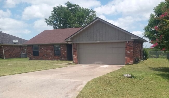 property at 3505 S Carolina Dr