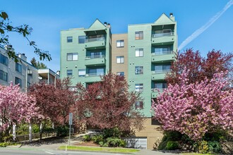 AVA Avalon West Apartments in Seattle, WA - Building Photo - Building Photo