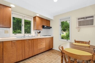 4 Upland Ave in Shrewsbury, MA - Building Photo - Building Photo