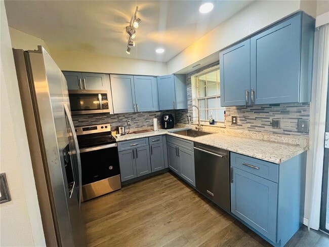 1920 E Edgewood Dr in Lakeland, FL - Building Photo - Building Photo