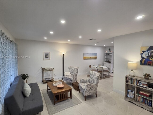 11720 SW 81st Rd in Miami, FL - Building Photo - Building Photo