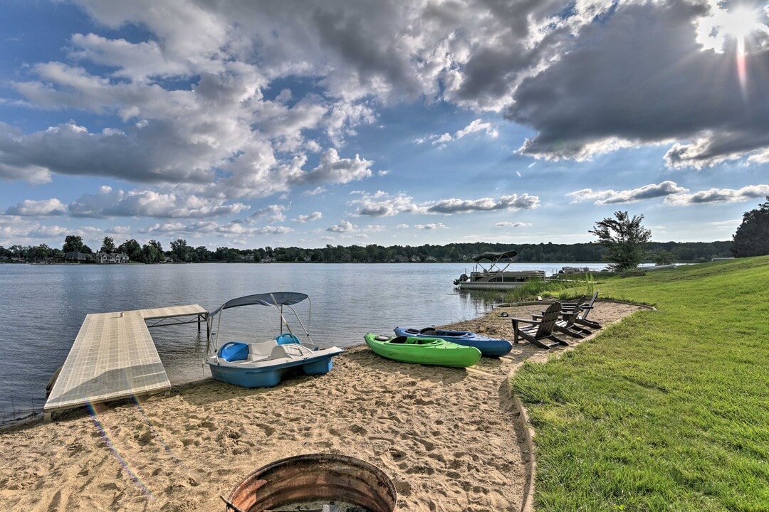 5027 Harp Dr in Linden, MI - Building Photo