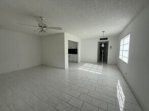 602 Flanders N in Delray Beach, FL - Building Photo - Building Photo