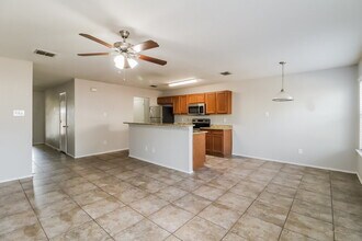 10628 Wild Oak Dr in Fort Worth, TX - Building Photo - Building Photo