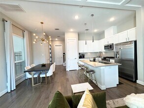 4513 Whitney Pkwy in Houston, TX - Building Photo - Building Photo