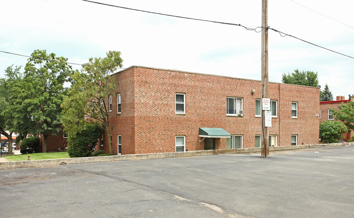 Greenbriar Apartments in Euclid, OH - Building Photo