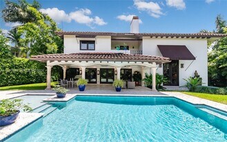 174 Isla Dorada Blvd in Coral Gables, FL - Building Photo