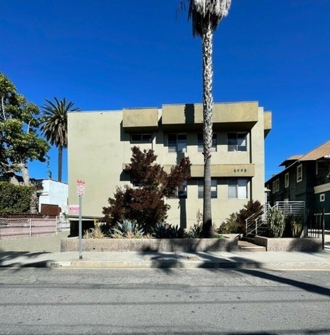 KEITH in Los Angeles, CA - Foto de edificio - Building Photo