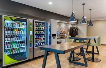 Furnished Studio-Phoenix - Chandler - Airport in Chandler, AZ - Foto de edificio - Building Photo