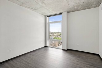 172 N Ashland Ave in Chicago, IL - Foto de edificio - Building Photo