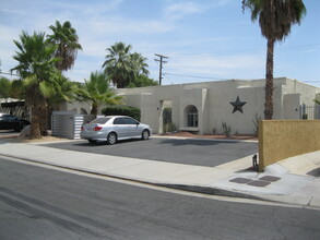 520 S Highland Dr in Palm Springs, CA - Building Photo - Building Photo