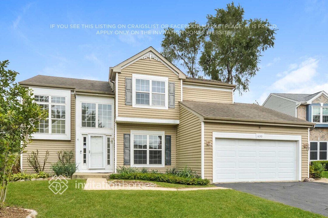 630 David St in Lake In The Hills, IL - Foto de edificio