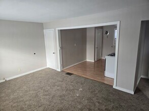 2029 W Forrest Hill Ave in Peoria, IL - Building Photo - Building Photo