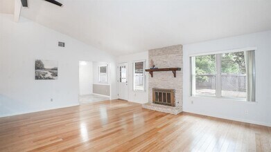 11606 Parkfield Dr in Austin, TX - Building Photo - Building Photo