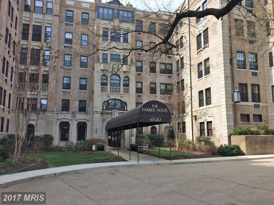 4700 Connecticut Ave NW in Washington, DC - Building Photo