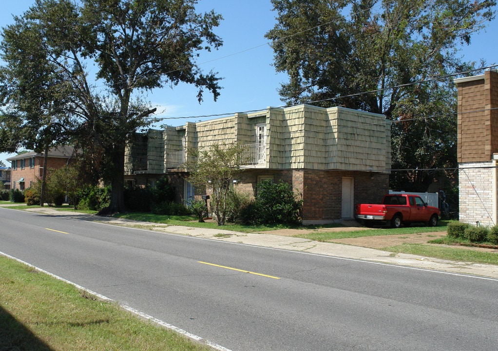 3721 N I-10 Service Rd in Metairie, LA - Building Photo