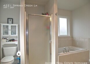 4221 Spring Creek Ln in Bellingham, WA - Building Photo - Building Photo