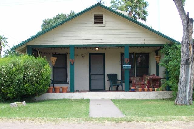 property at 1215 S Farmer Ave