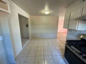 1009 SW 65th St in Oklahoma City, OK - Building Photo - Building Photo