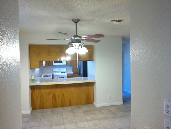 3905 Landsdown Pl in Las Vegas, NV - Building Photo - Building Photo