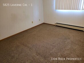 5825 Laverne Cir N in Baxter, MN - Building Photo - Building Photo