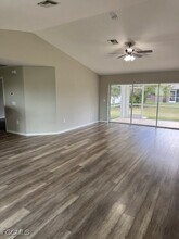 2817 NE 4th Ave in Cape Coral, FL - Building Photo - Building Photo