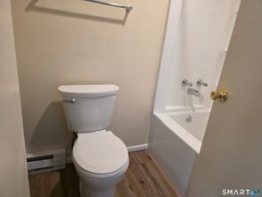 100 Hickory St in Norwich, CT - Building Photo - Building Photo