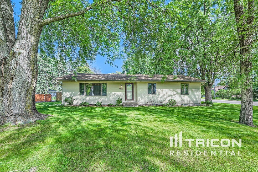 14015 Flay Ave N in Hugo, MN - Building Photo