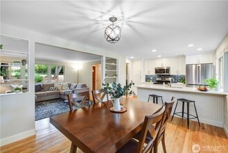 12641 82nd Ave NE in Kirkland, WA - Building Photo - Building Photo