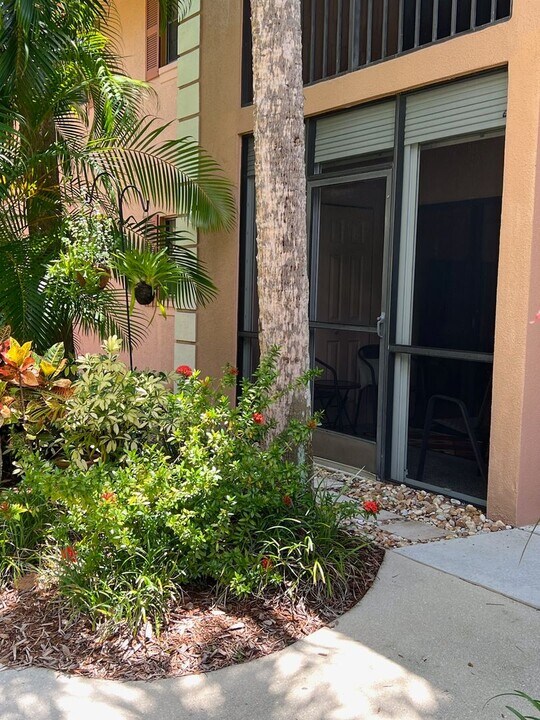 1515 Forrest Nelson Blvd in Port Charlotte, FL - Building Photo