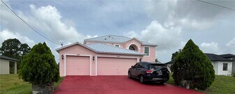 312 Lenz Ave in Lehigh Acres, FL - Building Photo