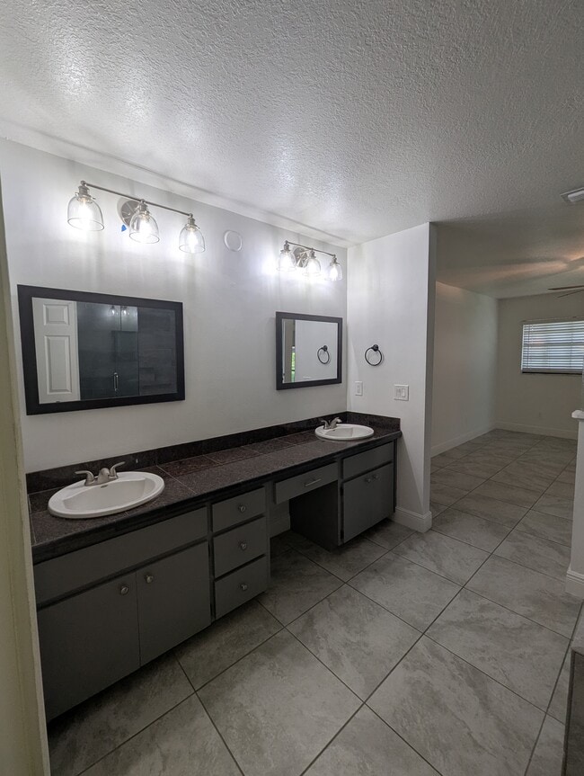 7536 Fenwick Cove Ln in Orlando, FL - Building Photo - Building Photo
