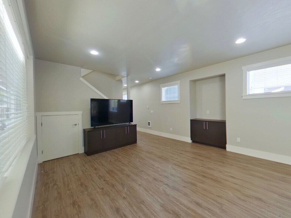 335-337 NW 18th St in Corvallis, OR - Foto de edificio