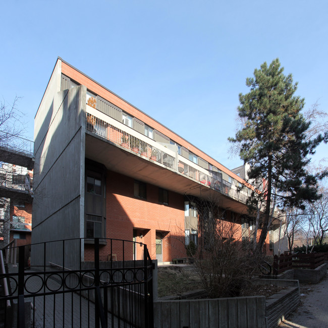 Fieldstone Co-operative Homes in Toronto, ON - Building Photo - Building Photo