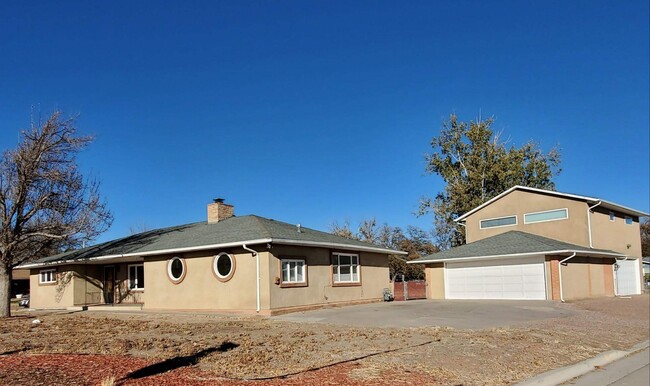 230 Yale Pl, Unit Garage Apartment in Canon City, CO - Building Photo - Building Photo