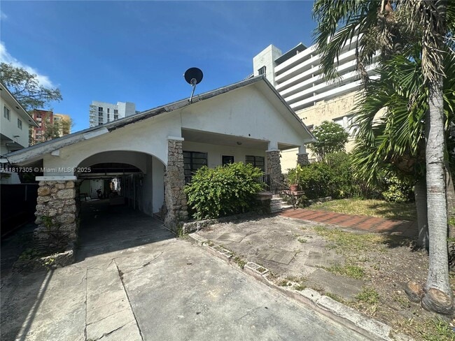566 NW 1st St in Miami, FL - Building Photo - Building Photo