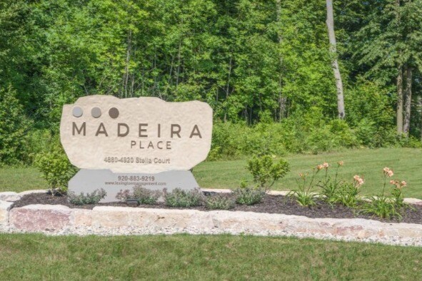 Madeira Place in Hobart, WI - Foto de edificio - Building Photo