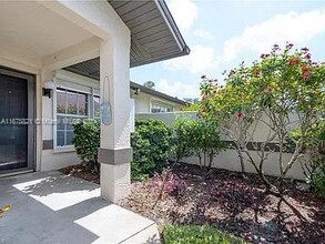 249 Deerwood Cir in Naples, FL - Building Photo - Building Photo