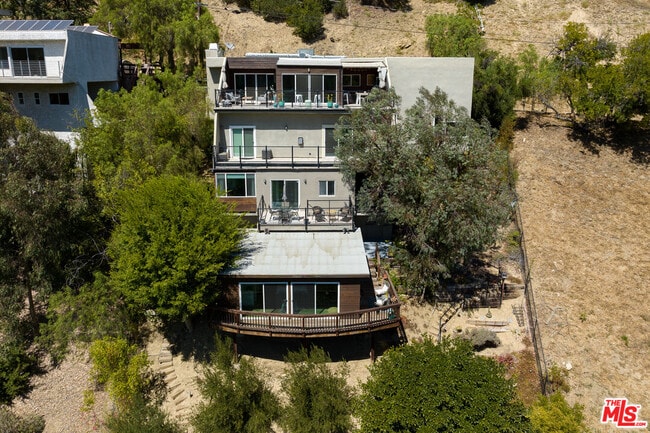 3866 Alta Mesa Dr in Los Angeles, CA - Building Photo - Building Photo